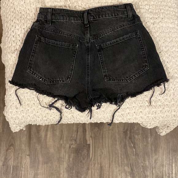 Garage - High-Rise Demin Shorts - Picture 2 of 3